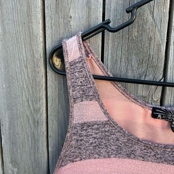 Almost famous tank top blouse sleeveless size medium - Picture 3 of 9